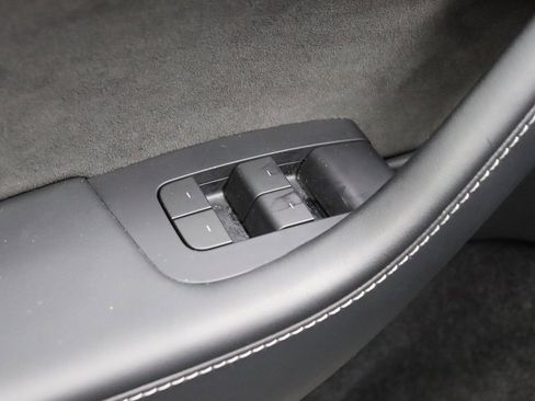 Used 2023 Tesla Model Y Long Range image 26