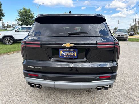 Used 2024 Chevrolet Traverse LT FWD image 5