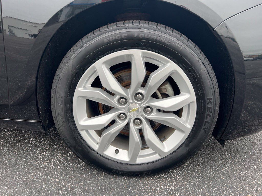 Used 2018 Chevrolet Impala LT FWD image 34