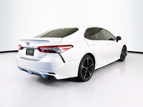 Used 2020 Toyota Camry XSE image 9