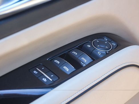 Used 2023 Cadillac Escalade Premium Luxury w/ Performance Package AWD/4WD image 27