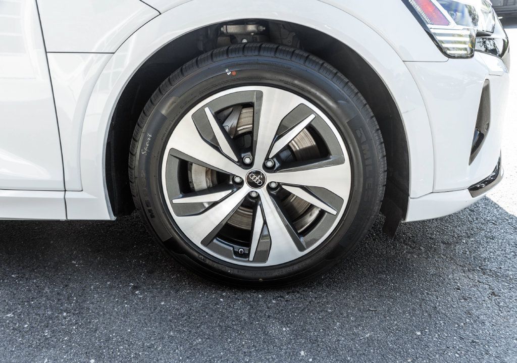 Used 2024 Audi Q8 e-tron Premium AWD/4WD image 4