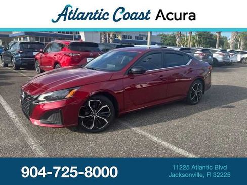 Used 2023 Nissan Altima 2.5 SR w/ SR Premium Package FWD image 1