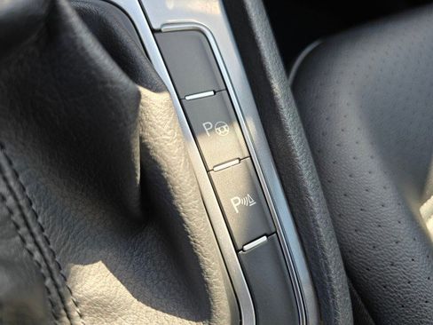 Used 2017 Volkswagen Golf Alltrack S image 39