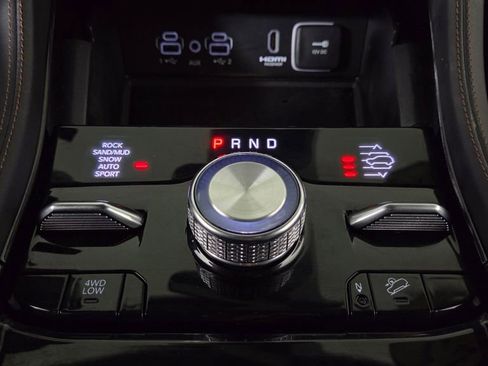 Used 2023 Jeep Grand Cherokee Summit AWD/4WD image 29