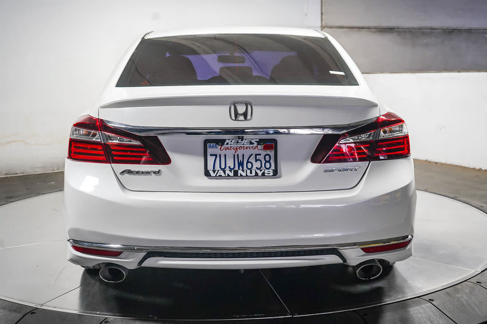 Used 2017 Honda Accord Sport image 5