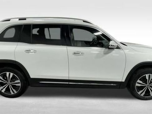 Used 2025 Mercedes-Benz GLB 250 GLB 250 image 10