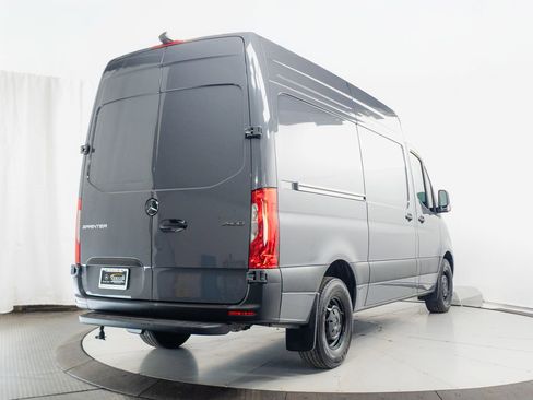 Used 2024 Mercedes-Benz Sprinter 2500 image 26