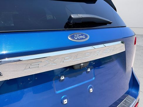 Used 2021 Ford Explorer Limited w/ Equipment Group 301A RWD image 27
