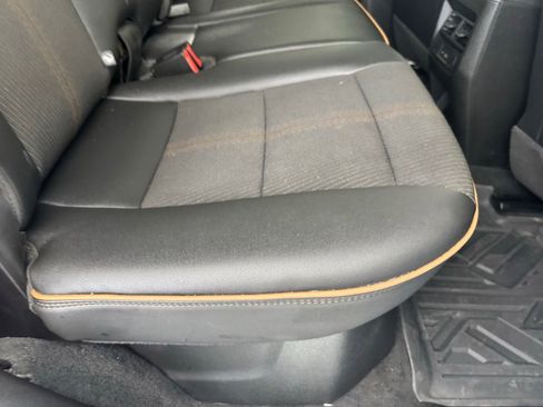 Used 2025 GMC Canyon AT4 AWD/4WD image 40