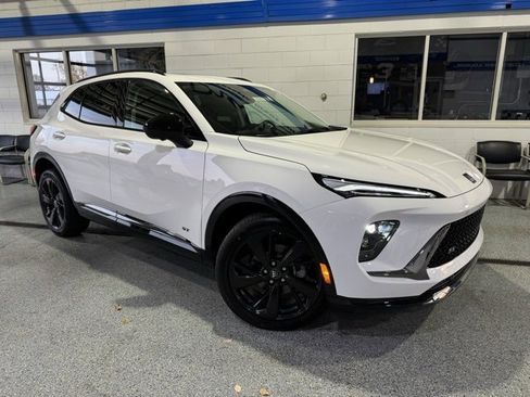 New 2025 Buick Envision Sport Touring image 2