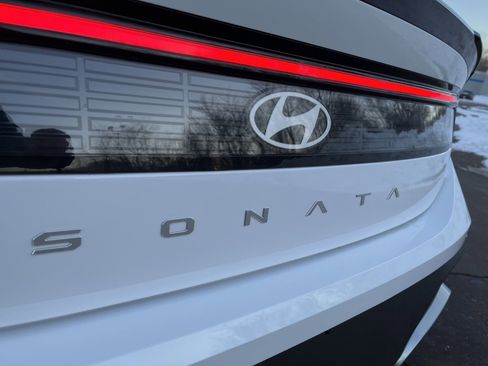 Certified 2025 Hyundai Sonata SE image 40