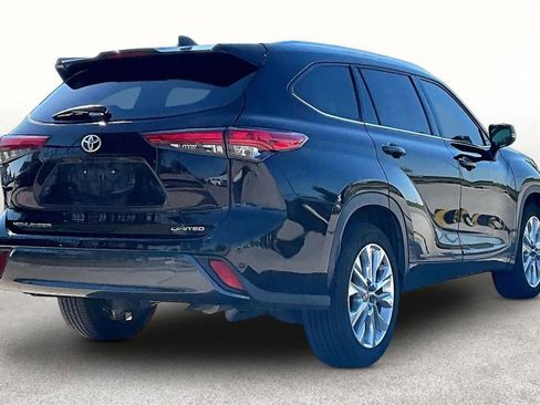 Used 2020 Toyota Highlander Limited FWD image 14