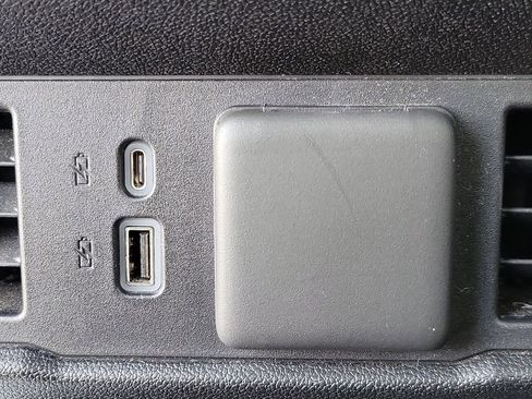 Used 2023 Chevrolet Silverado 1500 LT image 16