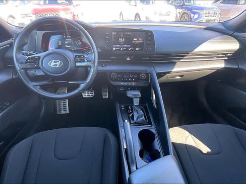 Certified 2025 Hyundai Elantra Sport image 40