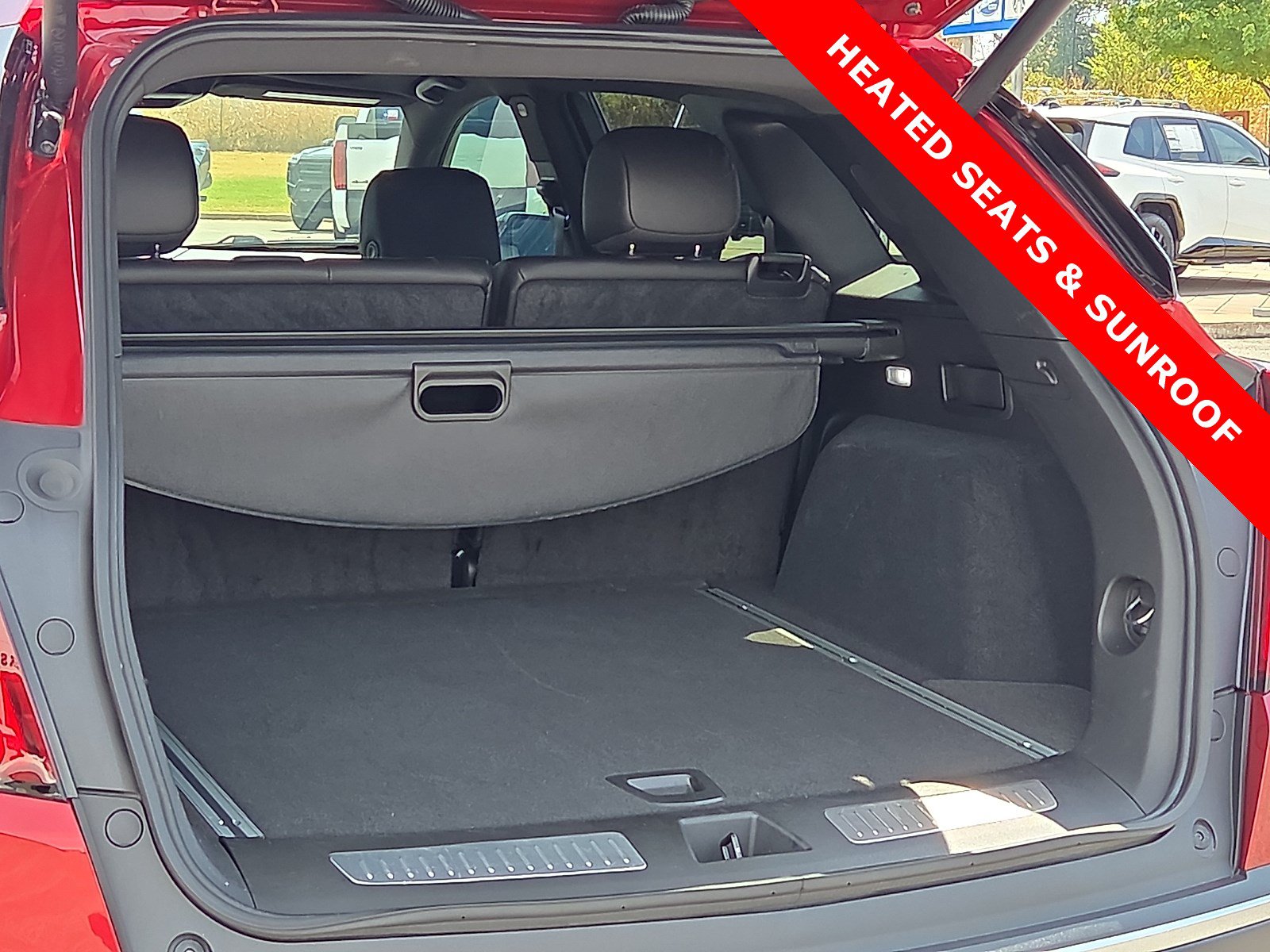 Used 2024 Cadillac XT5 Premium Luxury w/ Technology Package AWD/4WD image 9