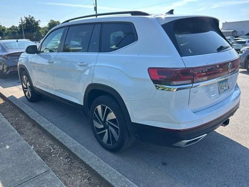 Used 2024 Volkswagen Atlas SE AWD/4WD image 4