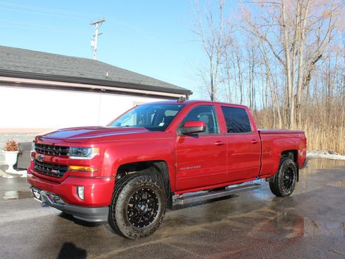 Used 2018 Chevrolet Silverado 1500 LT w/ All Star Edition image 12
