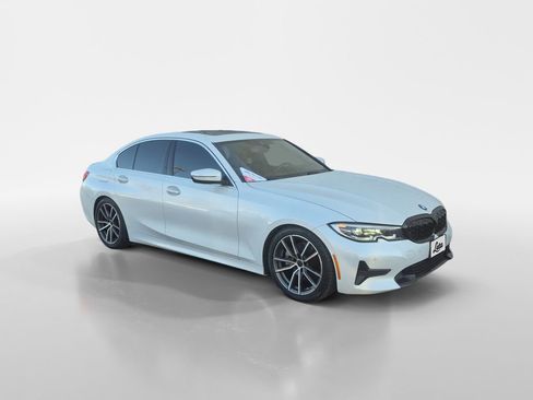 Used 2019 BMW 330i xDrive Sedan w/ Convenience Package AWD/4WD image 2