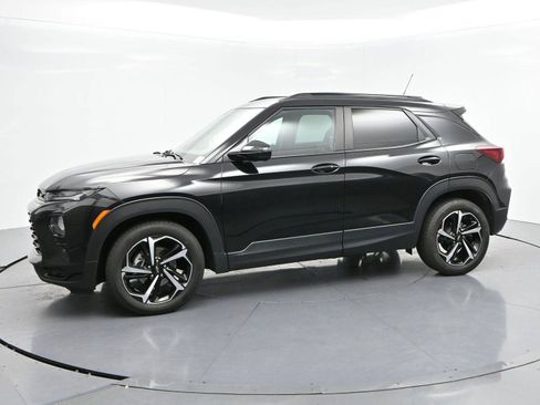 Used 2023 Chevrolet TrailBlazer RS w/ Sun and Liftgate Package FWD image 4