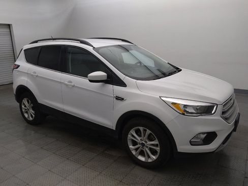 Used 2018 Ford Escape SE w/ SE Sync 3 Package FWD image 11