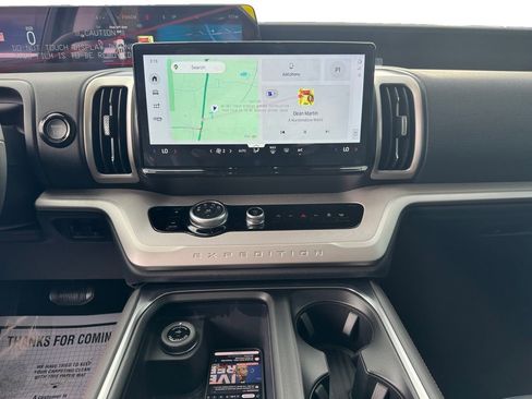 New 2025 Ford Expedition Active image 13