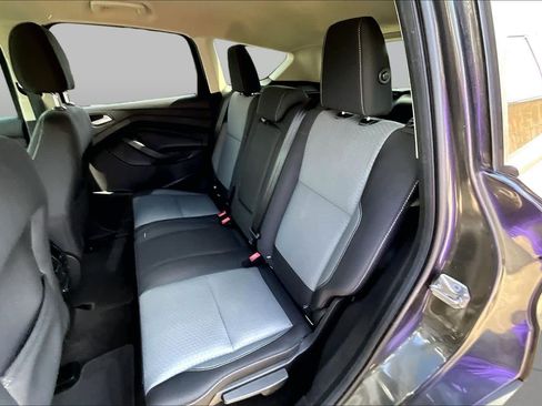 Used 2017 Ford Escape SE w/ Equipment Group 201A FWD image 21