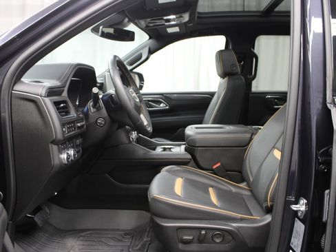 Used 2024 GMC Yukon XL AT4 w/ AT4 Premium Plus Package AWD/4WD image 15
