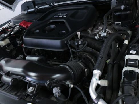 Used 2020 Jeep Wrangler Unlimited Sahara image 10