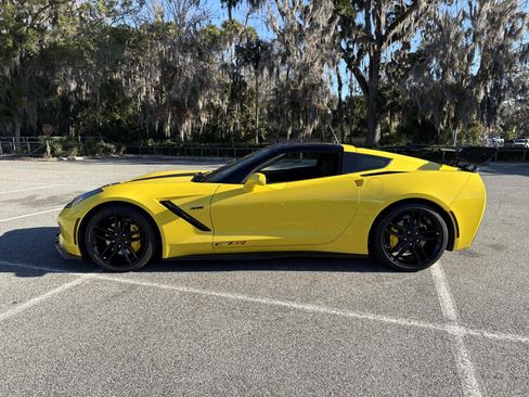 Used 2019 Chevrolet Corvette Stingray Coupe w/ Carbon Flash Badge Package image 7