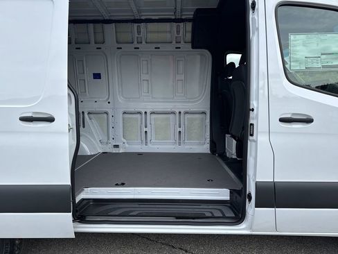 New 2025 Mercedes-Benz Sprinter 2500 image 10