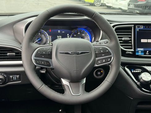 New 2026 Chrysler Pacifica Select image 29