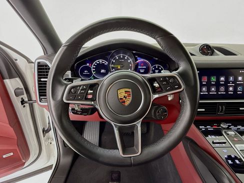 Certified 2023 Porsche Cayenne Platinum Edition w/ Premium Package Plus (PIA) image 15