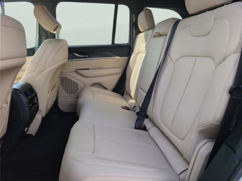 New 2025 Jeep Grand Cherokee Limited w/ Trailer Tow Package image 35