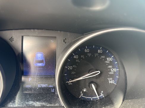 Used 2019 Toyota C-HR LE FWD image 9