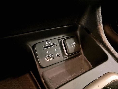 Used 2017 Jeep Cherokee Latitude image 32