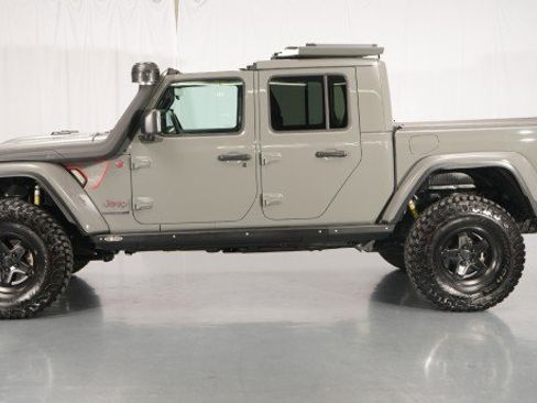 Used 2021 Jeep Gladiator Rubicon AWD/4WD image 2