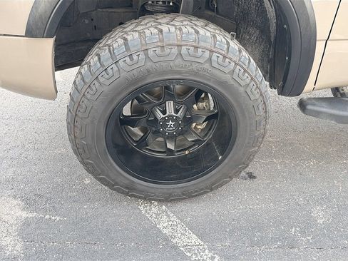 Used 2023 Nissan Titan PRO-4X w/ Pro-4x Convenience Package AWD/4WD image 31