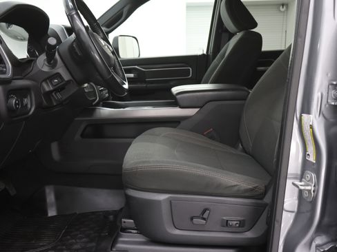 Used 2022 RAM 2500 Big Horn w/ Night Edition image 8