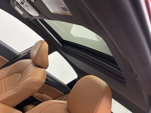 Used 2020 Toyota Avalon Limited image 7