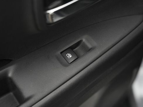Used 2016 Mitsubishi Outlander SE AWD/4WD image 25