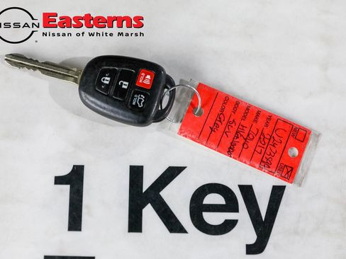 Used 2017 Toyota Highlander Plus image 42