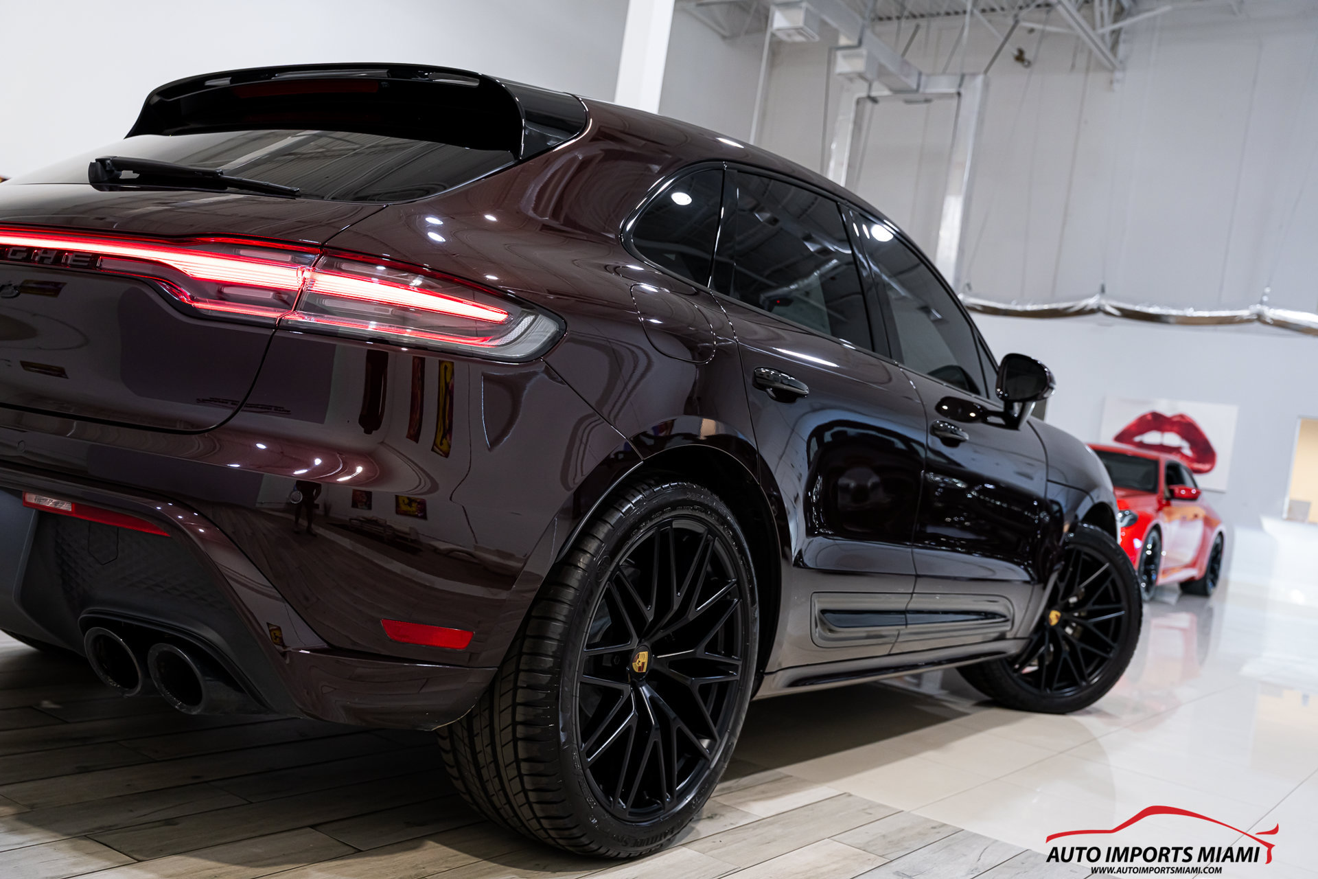 Used 2023 Porsche Macan GTS w/ Sport Chrono Package AWD/4WD image 35