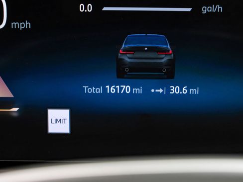 Used 2025 BMW 330i xDrive Sedan image 24