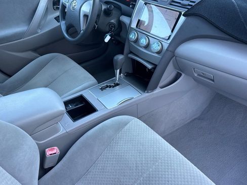 Used 2009 Toyota Camry LE image 32