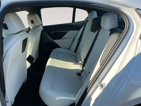 New 2026 BMW 530i xDrive image 13