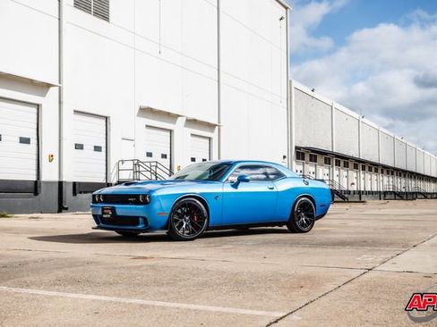 Used 2015 Dodge Challenger SRT Hellcat image 40
