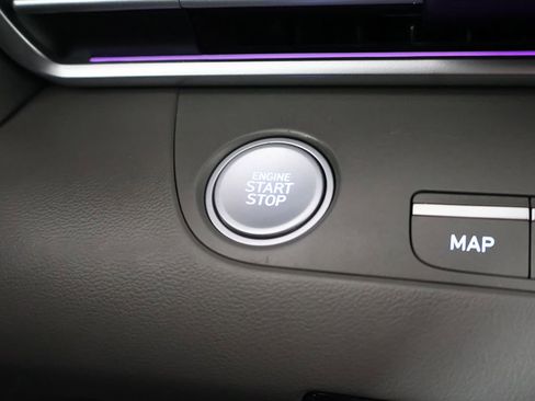Used 2024 Hyundai Elantra SEL FWD image 34
