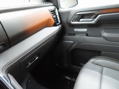 Used 2025 GMC Sierra 1500 Denali AWD/4WD image 23