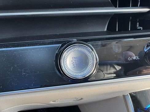 New 2026 Genesis GV70 2.5T Advanced AWD/4WD image 19